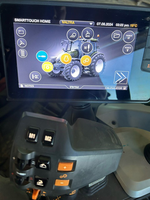 Used Valtra G135 V Tractor for sale